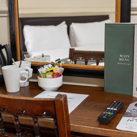 Antelope By Greene King Inns พูล ภายนอก รูปภาพ